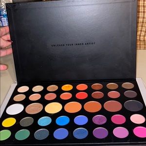 James Charles Eyeshadow Pallet